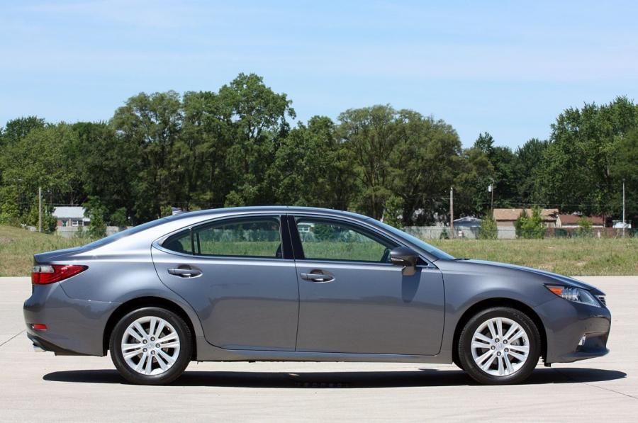  Lexus ES350 2013 года  (фото 12 из 64)